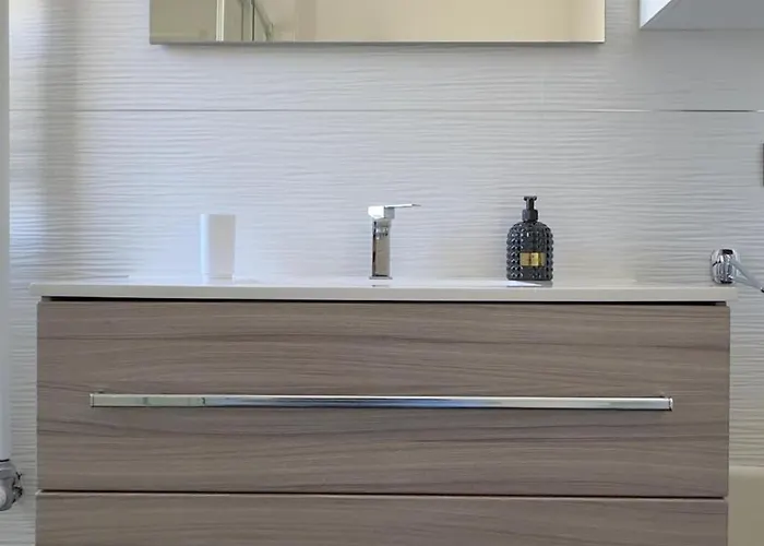 Moonhouse * צ'לייה מספיקה