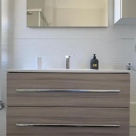 Moonhouse * 세글리에 메사피카