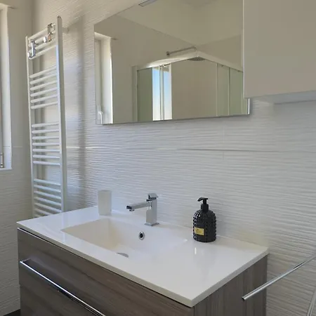 Moonhouse * 세글리에 메사피카